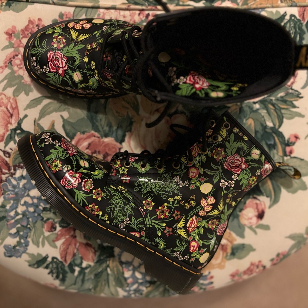Dr Marten floral boots NWOT
